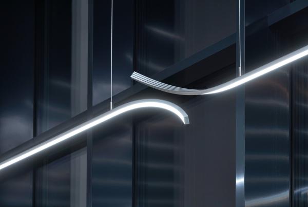 Elegante LED Seilleuchte im Wellen-Design ✓ Kreative Beleuchtung für Museen und Galerien.